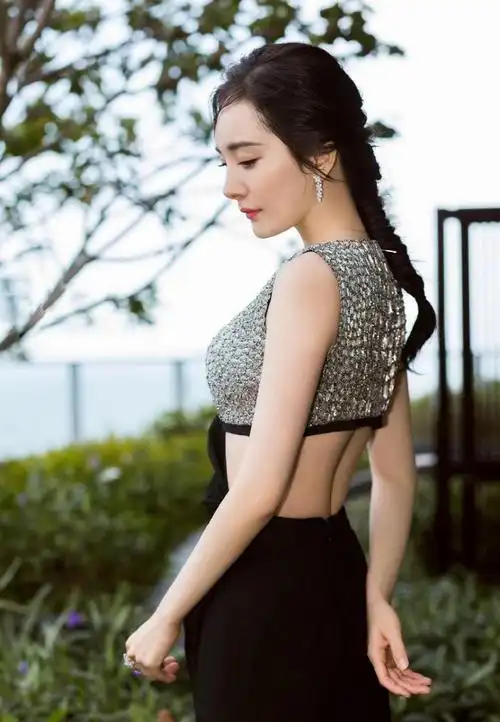 气质美女杨幂优雅礼服搭配鱼尾辫