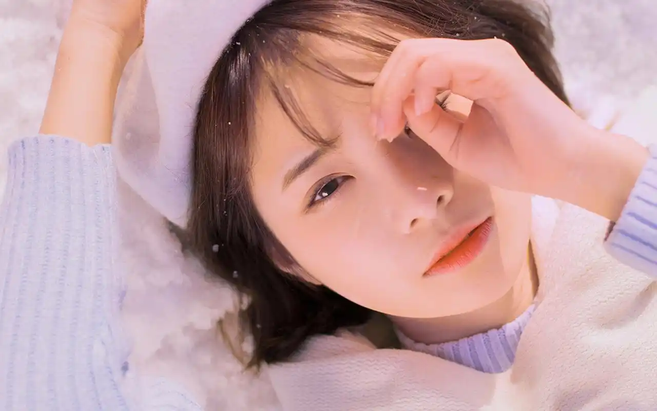 清纯 日系美女冬日雪地高清唯美写真图片桌面壁纸下载