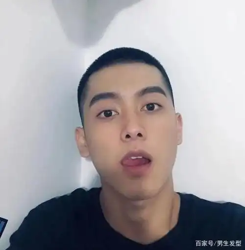 男生夏季别瞎剪发型,理发师建议留这3款,剪完颜值飙升