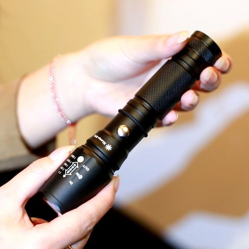 神鱼 sy1031 强光远射手电筒 可充电 usb直充 迷你便捷