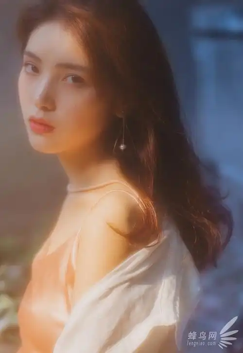 拍摄与后期并行 打造复古朦胧感风格人像