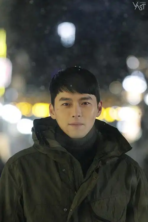 《爱的迫降》玄彬高清剧照大曝光 "颜值天才"跨越边界线与心上人重逢