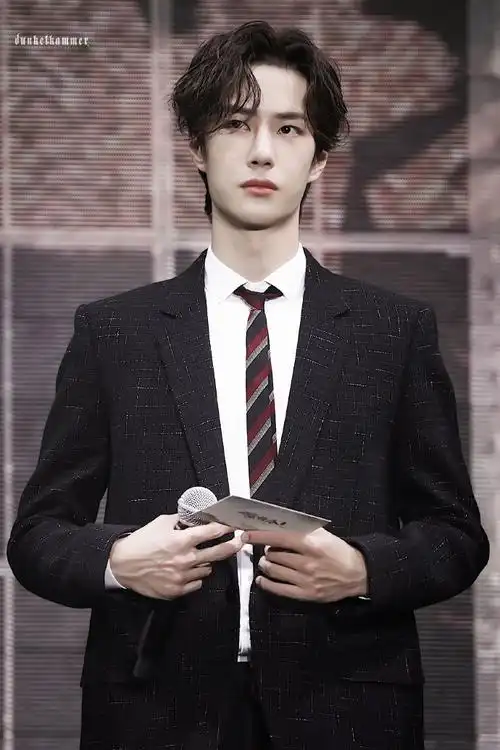 王一博寸头西装造型  ##王一博加盟我的时代和我2##王一博酷盖