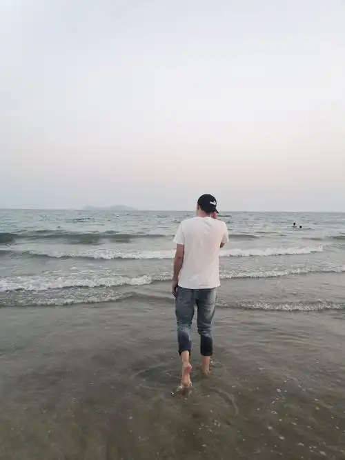 5 天气:晴朗 心情:nice 地点:双月湾海滨度假区 文案:去海边赴约夏天