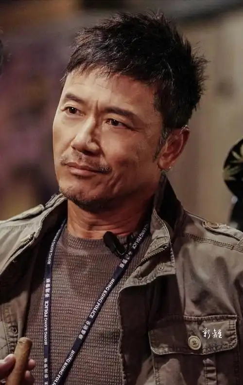 "最帅杨康"苗侨伟:与女神戚美珍恩爱32年生一双儿女,幸福美满