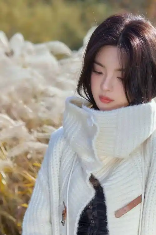 杨超越暖冬随拍甜美治愈 初恋妆尽显清纯元气