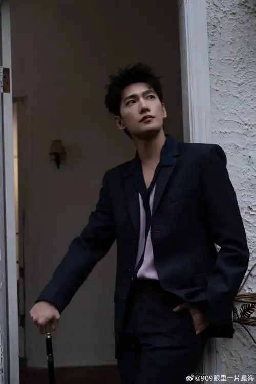 在角色中不惨入个人特质但却有着强烈风格的演员" ----@杨洋  善良的