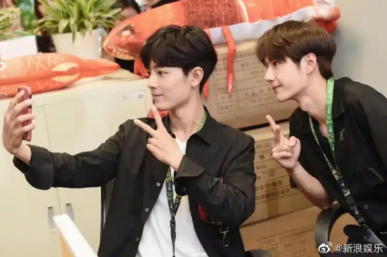 博君一肖  #肖战王一博  #王一博肖战连续第三天过节了就是说