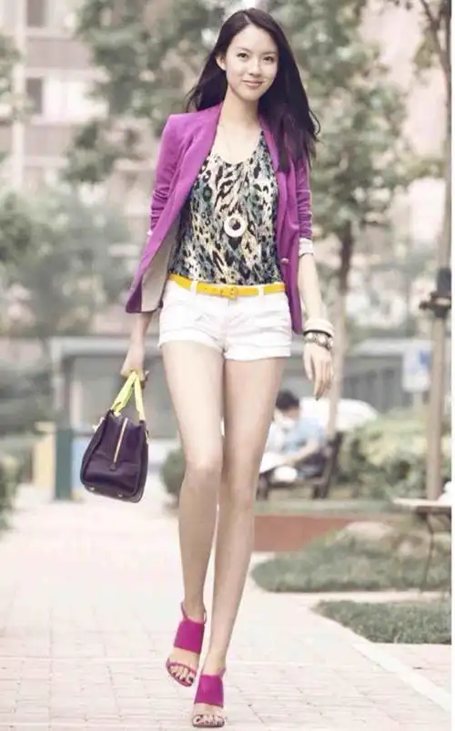 张梓琳身高182厘米,腿长122厘米,简直是黄金比例!