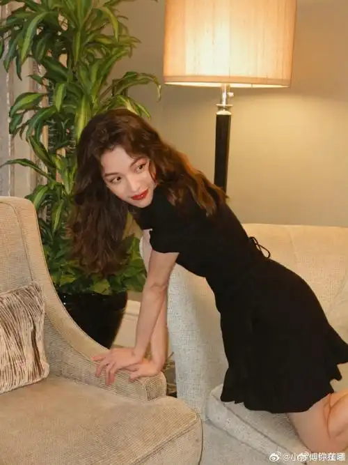 钟楚曦腿长一米八##钟楚曦眼里有光