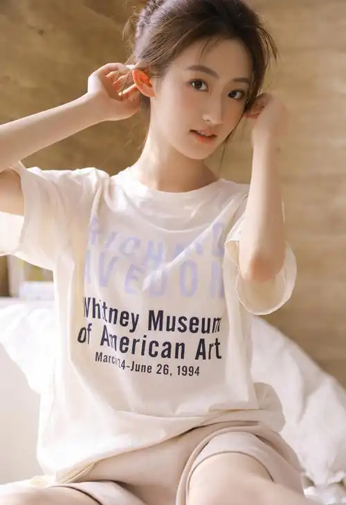 清秀萝莉美女性感粉嫩写真图片