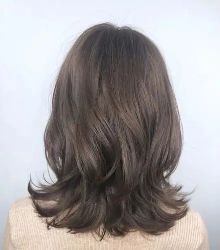 中发发型既好看又年轻时尚