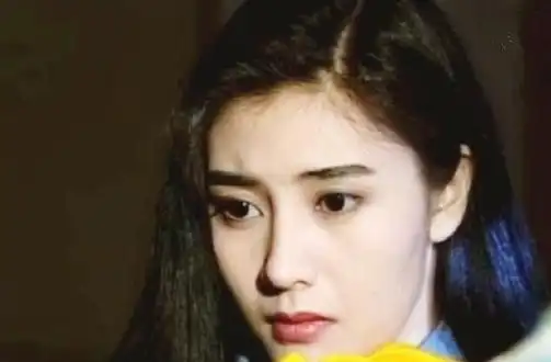 你认为年轻时的李嘉欣和张柏芝,哪一个更好看?