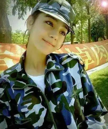 景甜迷彩服美出新高度但奶茶妹妹我是真没认出来2