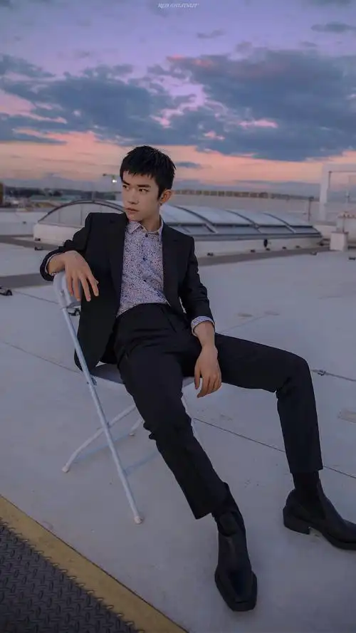 易烊千玺bmw宝马新生代代言人