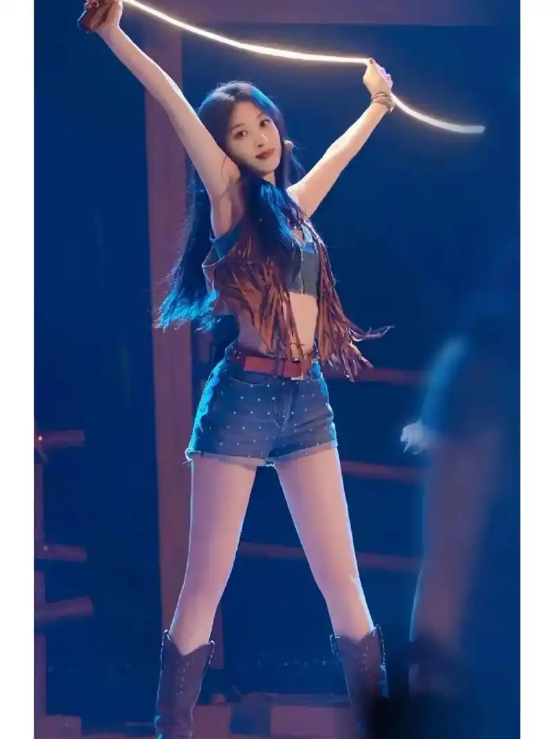 张俪～实锤腿精!