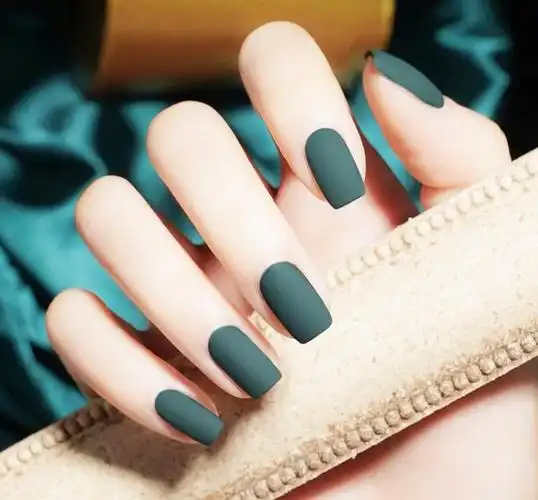 2020款流行色小清新深绿色磨砂美甲