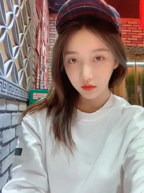 姜贞羽甜美生活照图片15