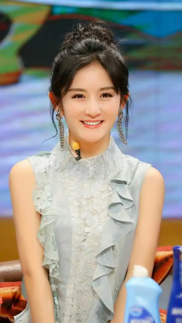 谢娜个人资料简介: 从"县城大姐"到"湖南一姐",谢娜是如何一步步走向