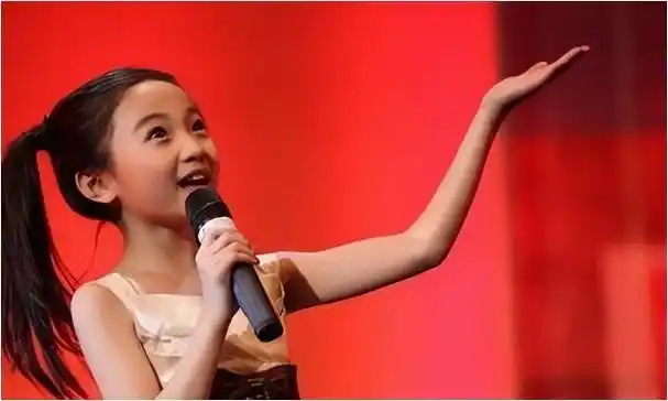 一夜之间,林妙可便收到了剧组《北方有佳人》的邀请.