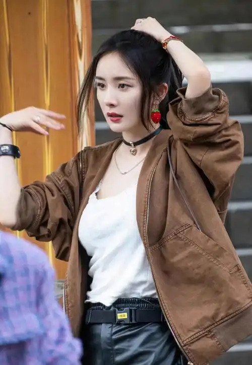 杨幂这么漂亮,在综艺节目上秀厨艺,做的菜,一定很可口