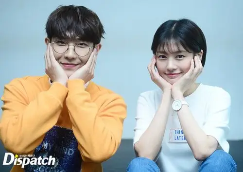 李准 郑素敏 爸爸好奇怪 图片搬运自微博 壁纸 头像