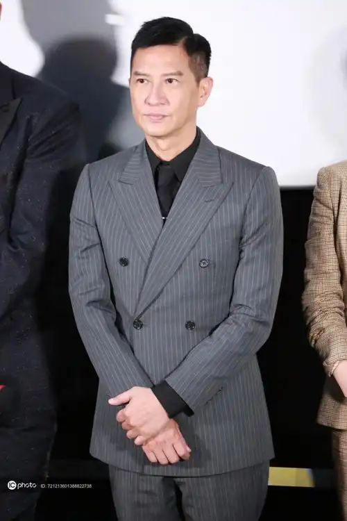 沉默的证人映后会现场杨紫被张家辉殷勤大赞演技得意到花容失色