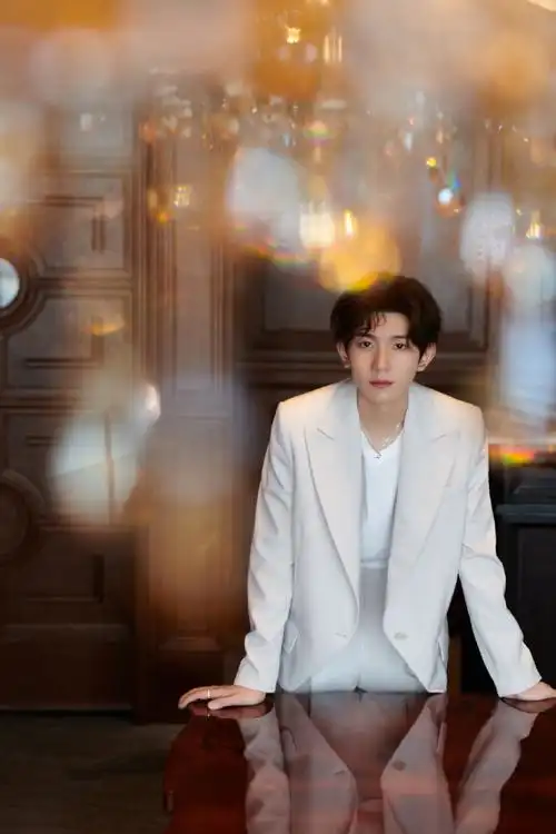 王源现身成都##王源直播状态