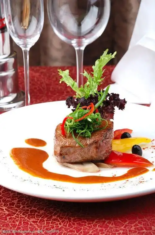 关键词:顶级布袋牛柳扒 牛肉 牛扒 牛排 西餐 牛柳扒 酒杯 西餐美食