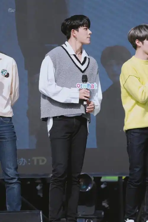 黄旭熙lucas愚人节贺图汇总楼