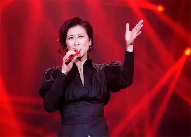 叶倩文个人资料简介及英文名,叶倩文与老公林子祥离婚真相曝光