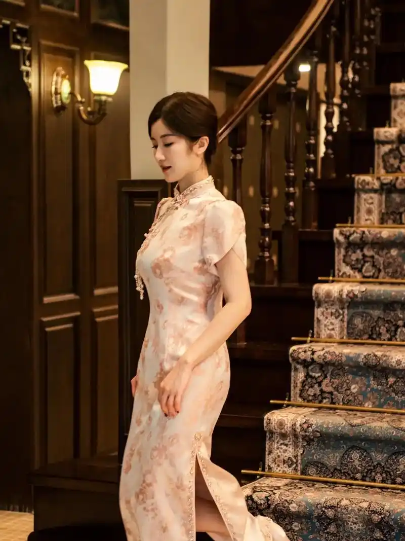 女生的衣柜里一定要有一件旗袍啊!