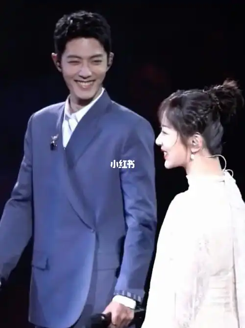 肖战杨紫余生夫妇对视,肖战这眼神也太温吧!