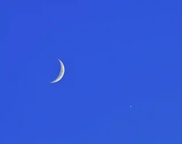 金星伴月 月亮 峨眉月 天空星星