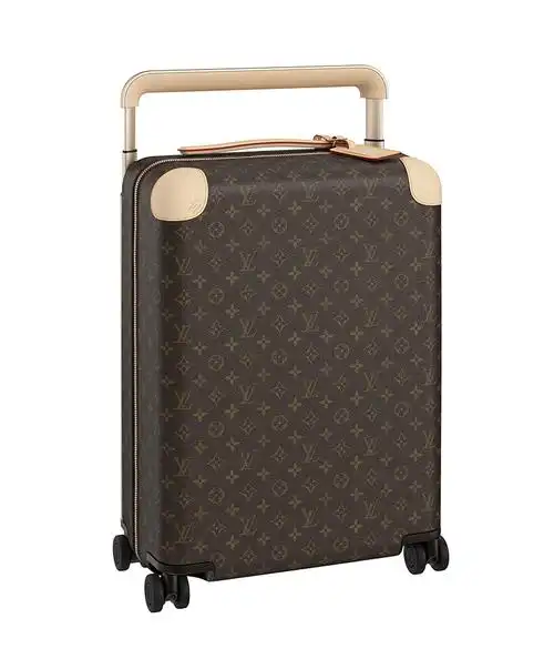 lv找来设计大师marc newson合作,开发出全新滚轮行李箱系列