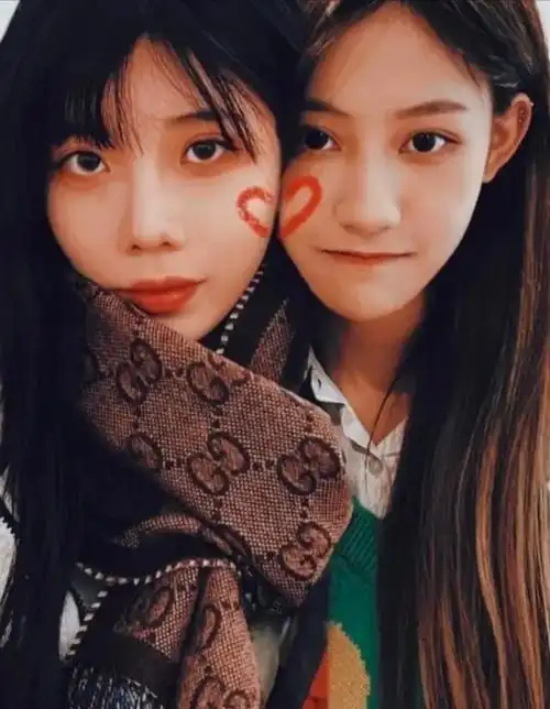 少爷和队长也好,哨兵和向导也好,始终都是袁一琦和沈梦瑶,始终是我们