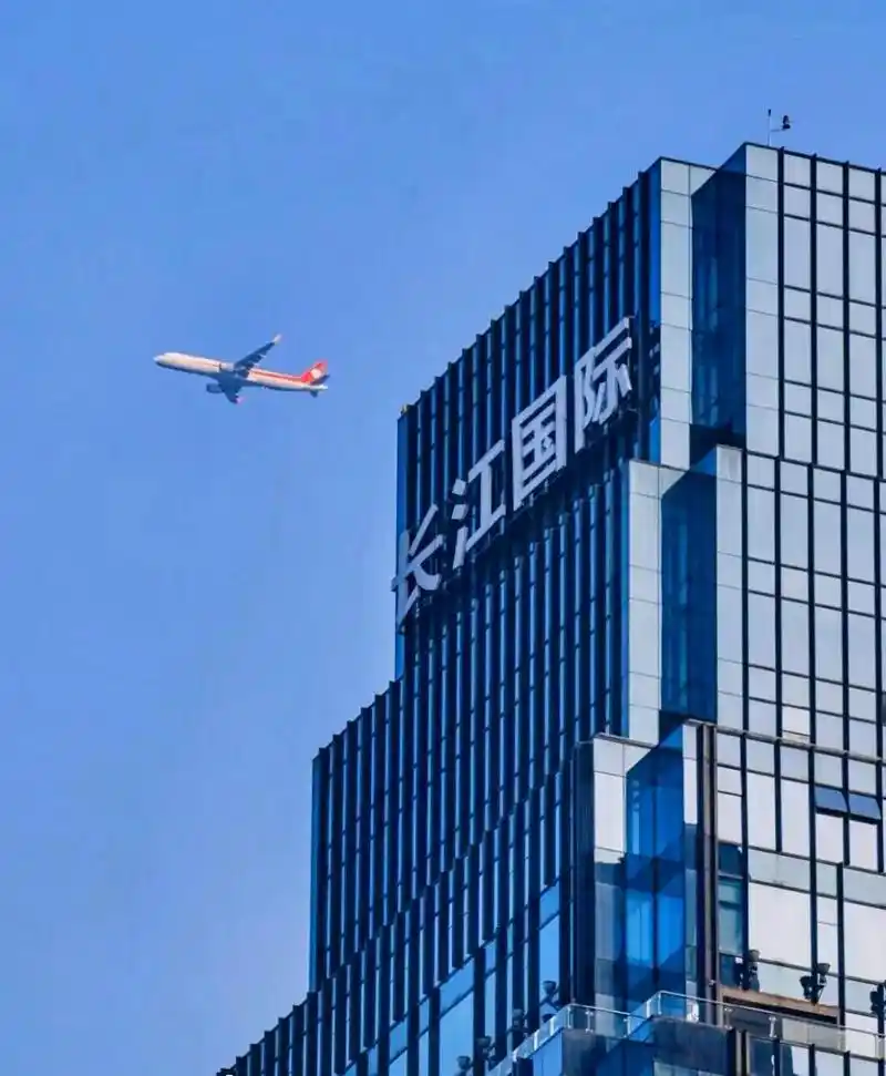 长江国际十八楼 #重庆 少年的梦想在嘉陵江和南滨路熠熠生辉 - 抖音