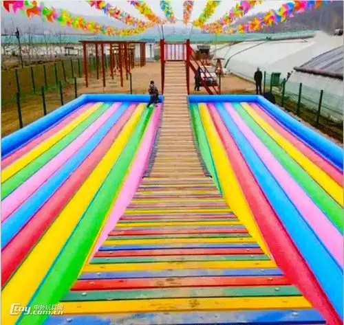 网红桥抖音摇摆桥户外景区摇摇桥大型设备定制充气气垫吊桥趣桥