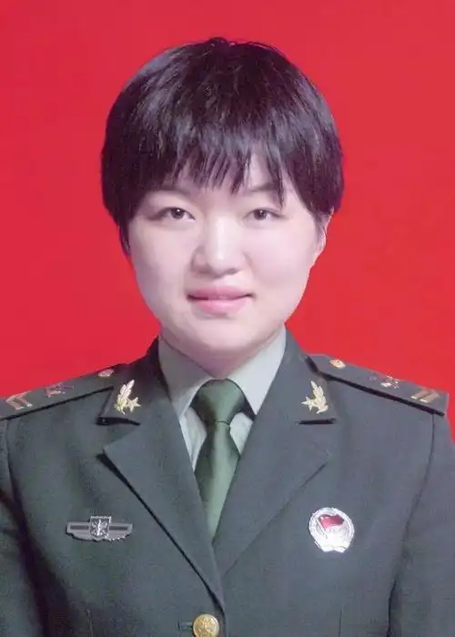 不仅是战士眼中的好班长,连队干部眼中的"兵参谋",先后被评为优秀士官