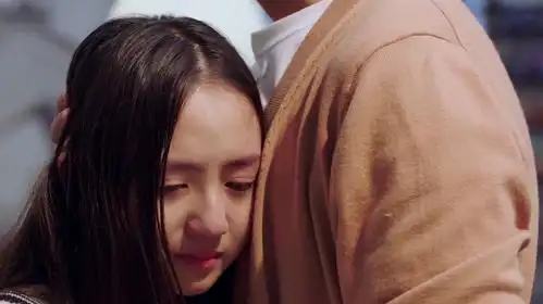 亲爱的热爱的:solo和小艾达成和解抱在一起,这感觉太温暖了