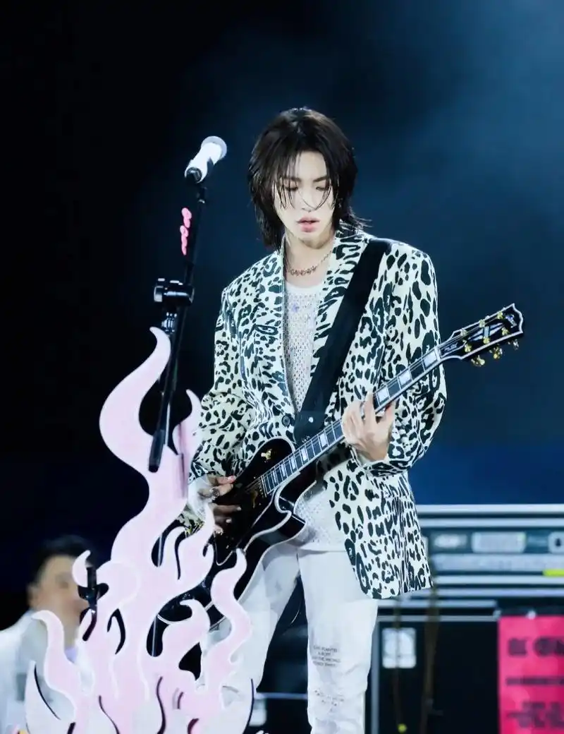 小鬼王琳凯 in replay.新生代原创音乐创作人小鬼王琳 - 抖音