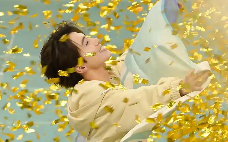 【into1伯远】一秒后 他笑着抱了满怀的璀璨未来| fancam/focus-拒绝