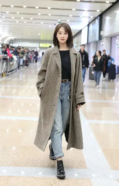 春天到了,我已经开始怀念女明星的机场街拍了