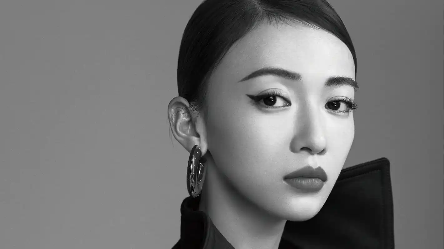 高清无水印,美女明星吴谨言桌面壁纸下载(14张)