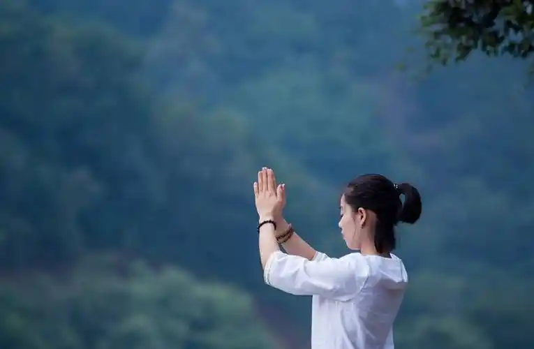 朗诵丨一曲云水释禅心