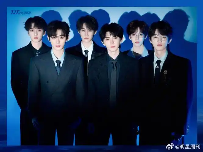 时代少年团西装黑发回归##时代少年团新歌梦首秀舞台