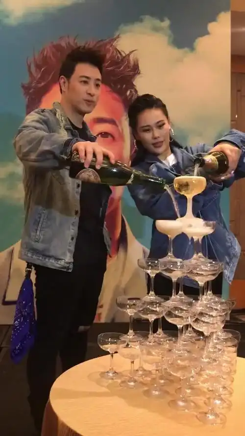 路人视角 #拍摄现场直击 #库存视频 #潘玮柏 #袁娅维 #潘玮柏结