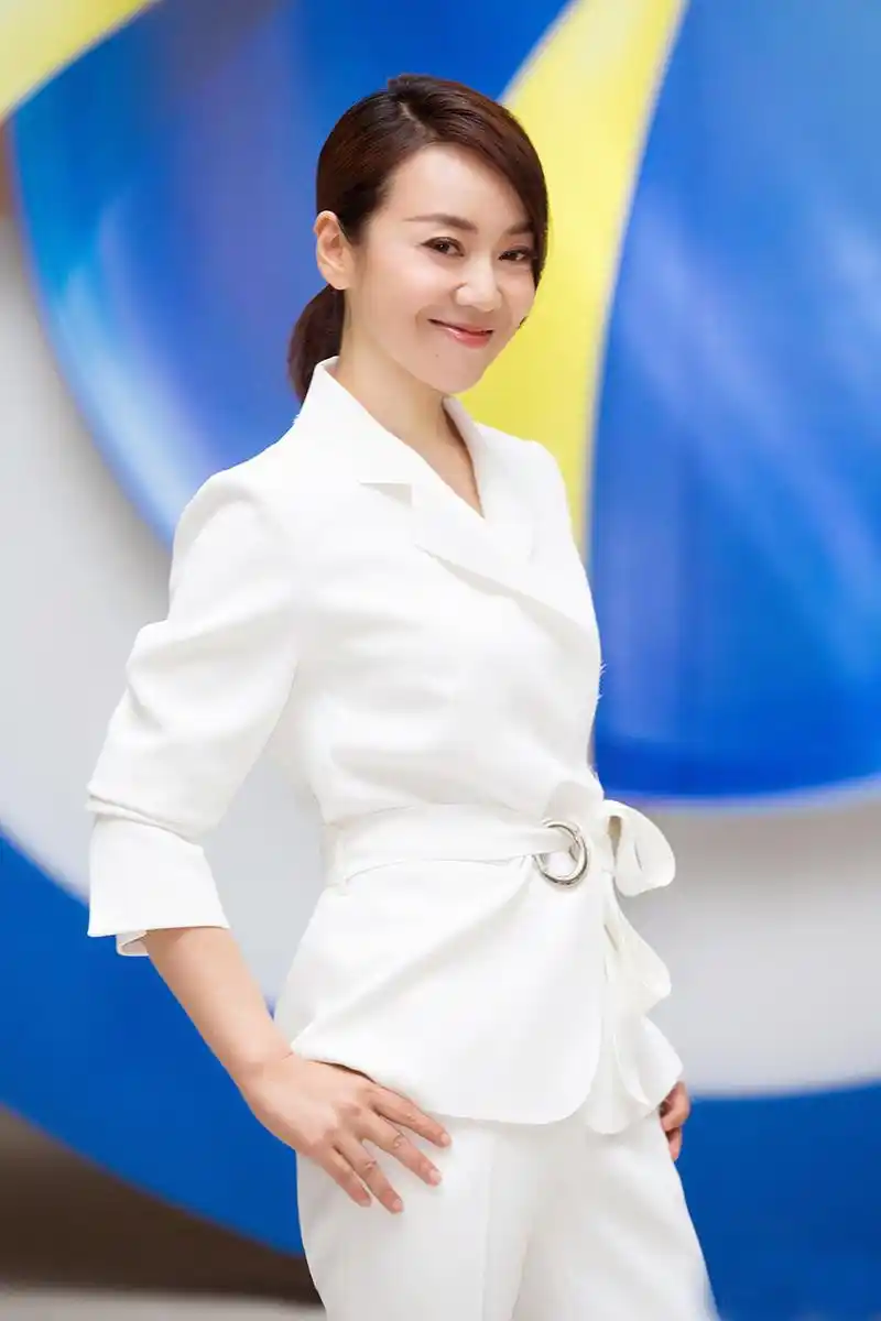 闫妮2020年12月,"陕派电视剧"《装台》正在央视一套黄金时段热播时,女