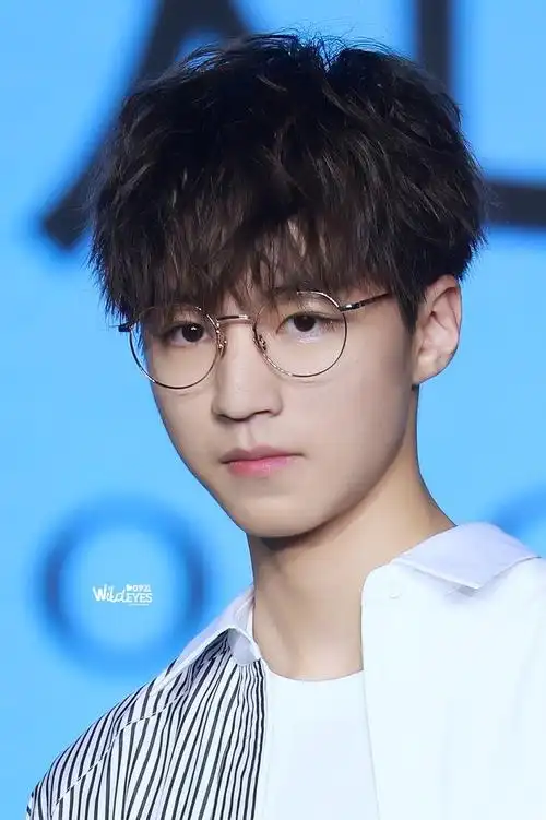 王俊凯眼镜品牌见面会