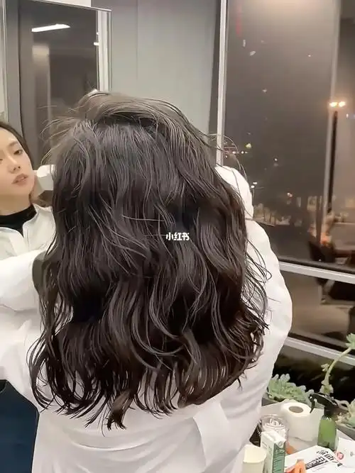 中长发烫发法式慵懒蛋蛋卷木马卷锁骨蛋卷头